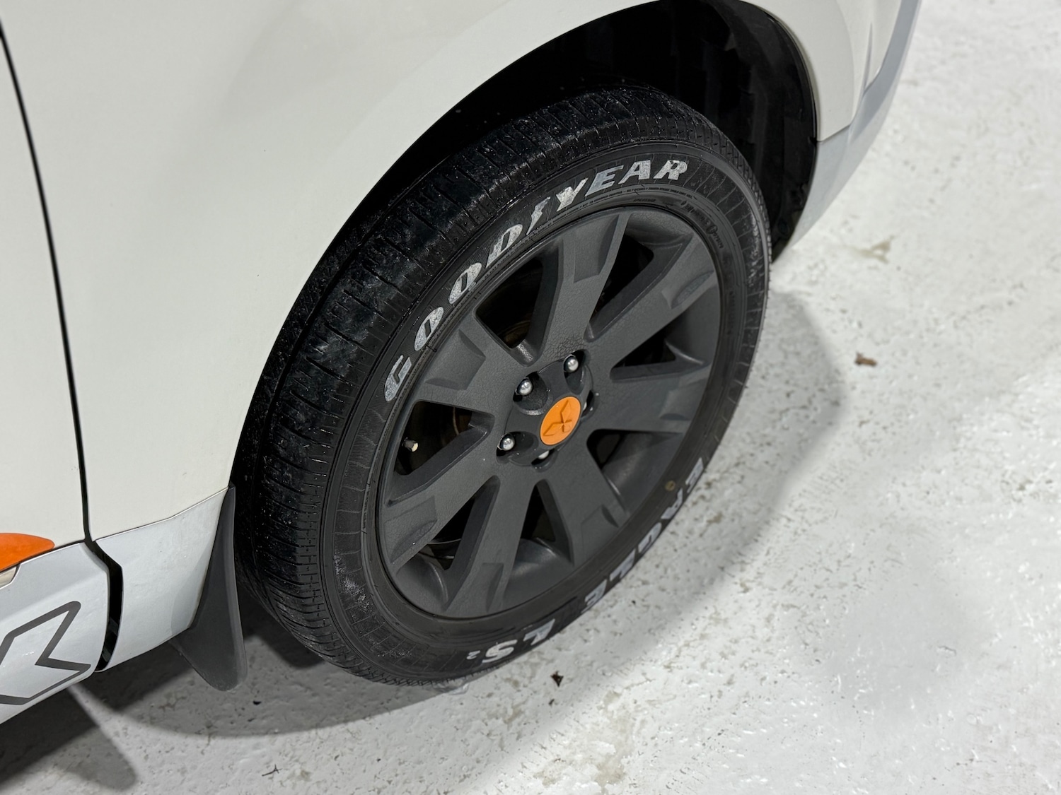 Used Mitsubishi Delica 2007 for sale - 76974760: Photo 28