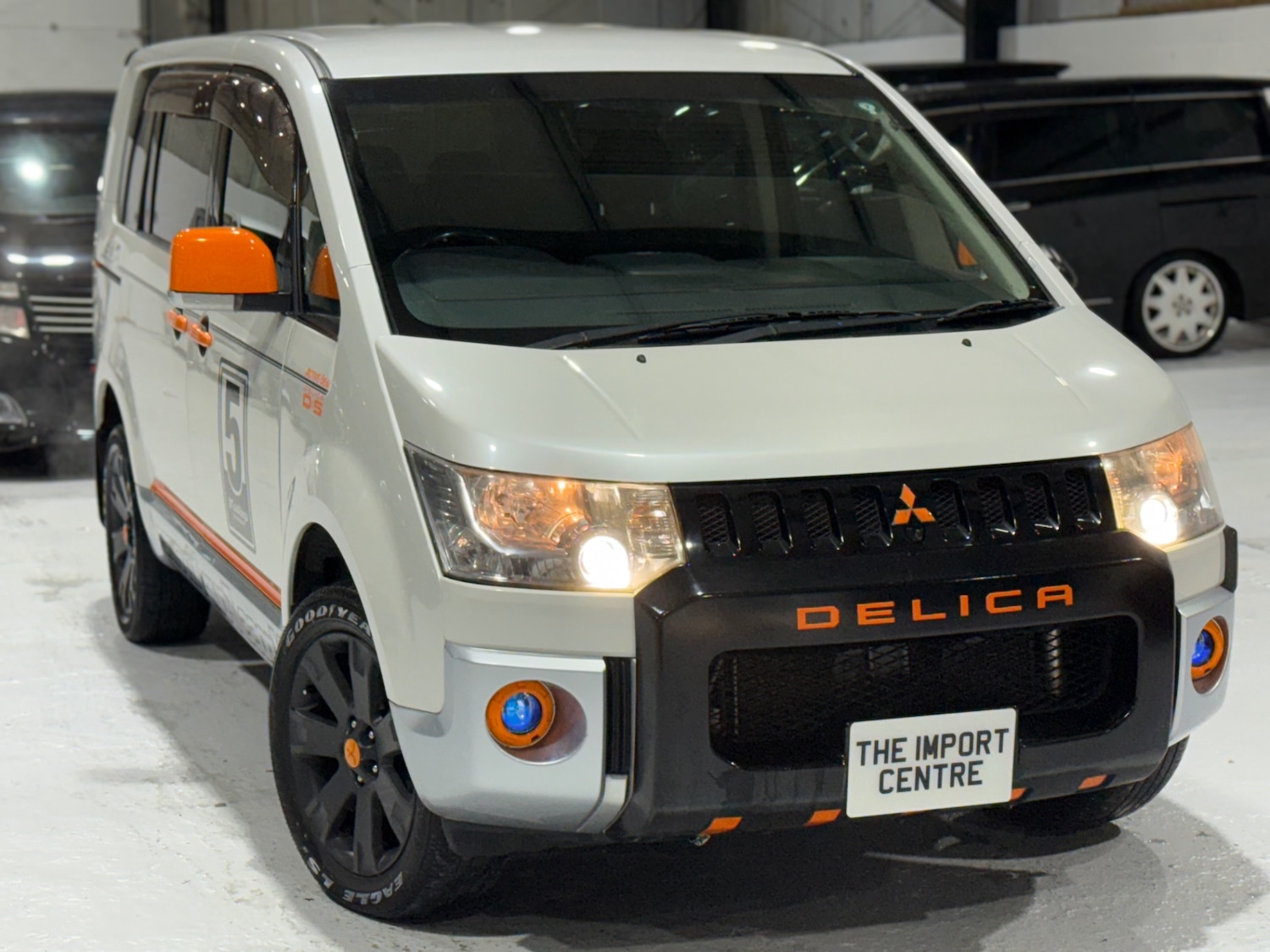 Used Mitsubishi Delica 2007 for sale - 76974760: Photo 3