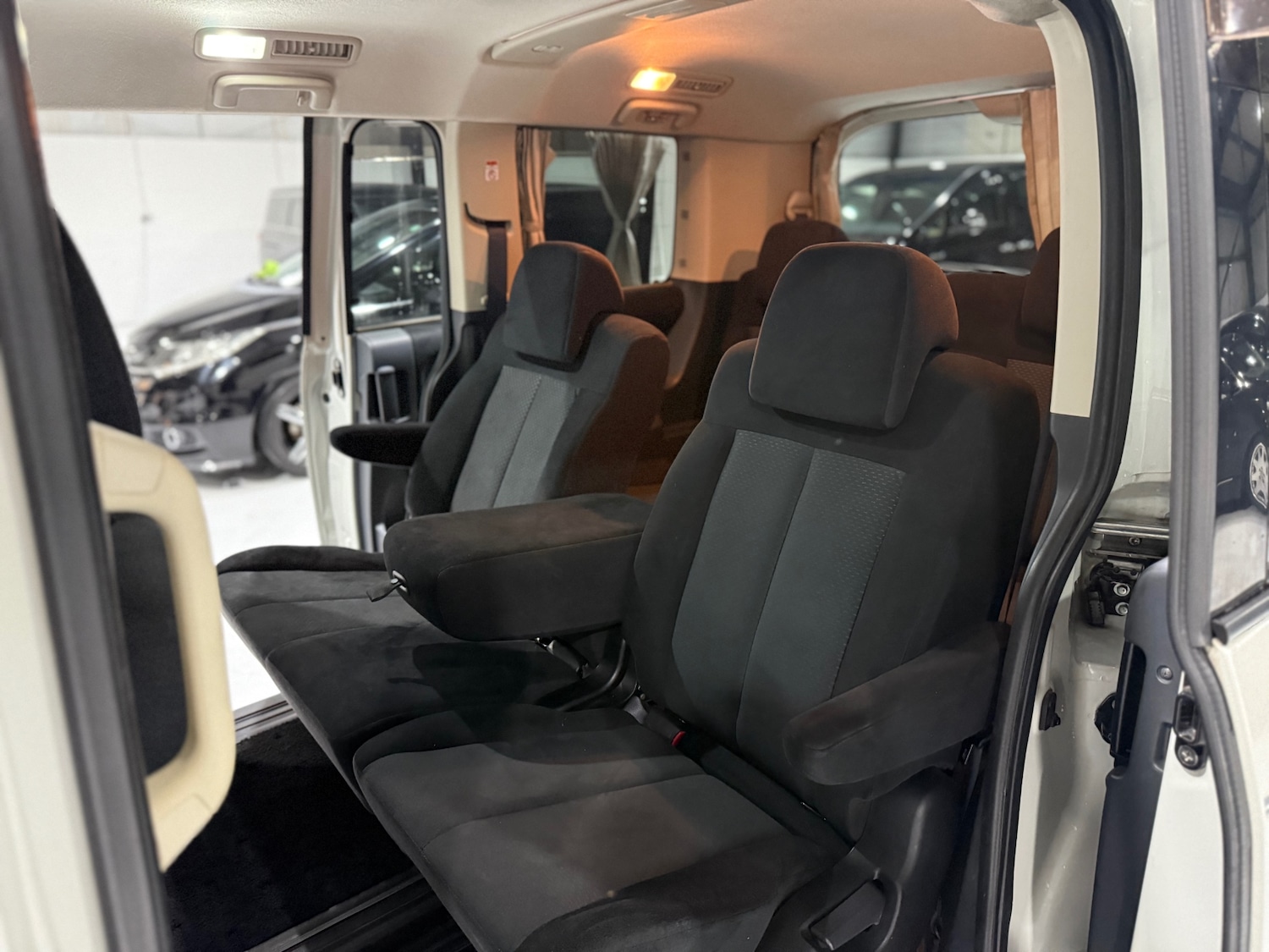 Used Mitsubishi Delica 2007 for sale - 76974760: Photo 35