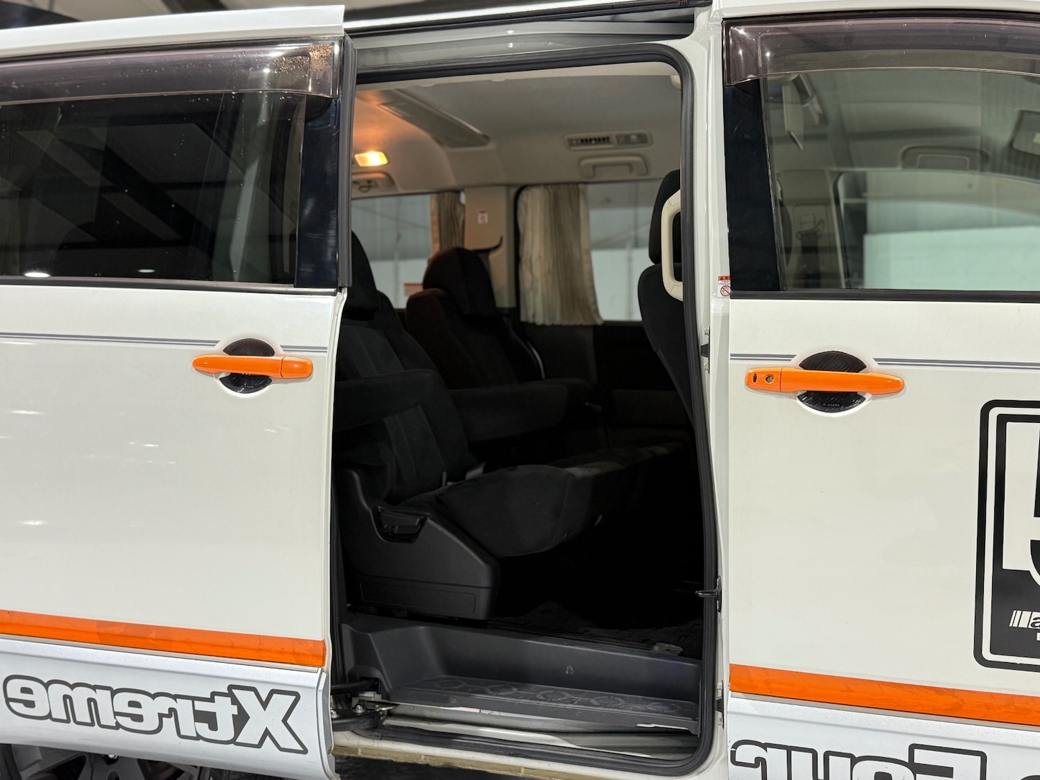 Used Mitsubishi Delica 2007 for sale - 76974760: Photo 36