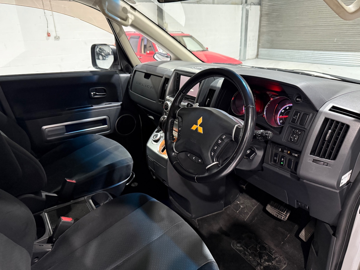 Used Mitsubishi Delica 2007 for sale - 76974760: Photo 42