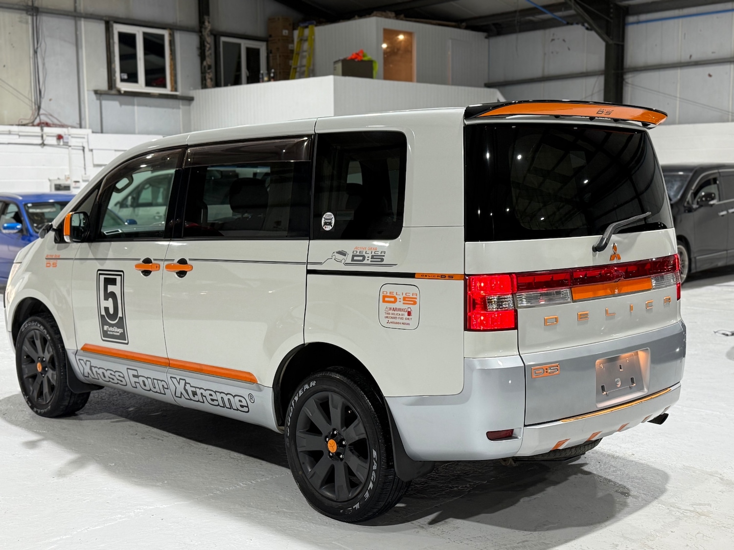 Used Mitsubishi Delica 2007 for sale - 76974760: Photo 8