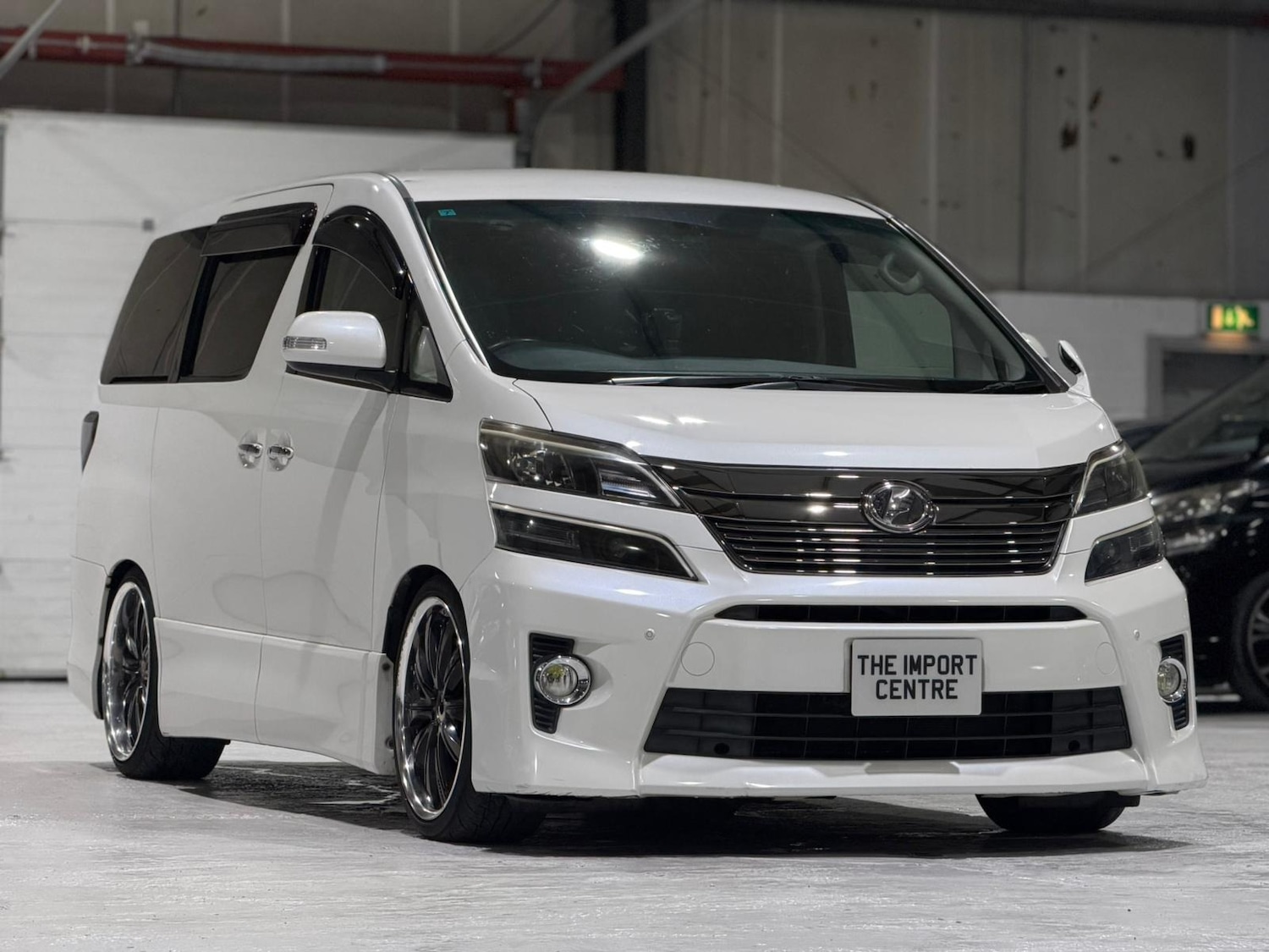 Used Toyota Vellfire 2013 for sale - 76974768: Photo 1