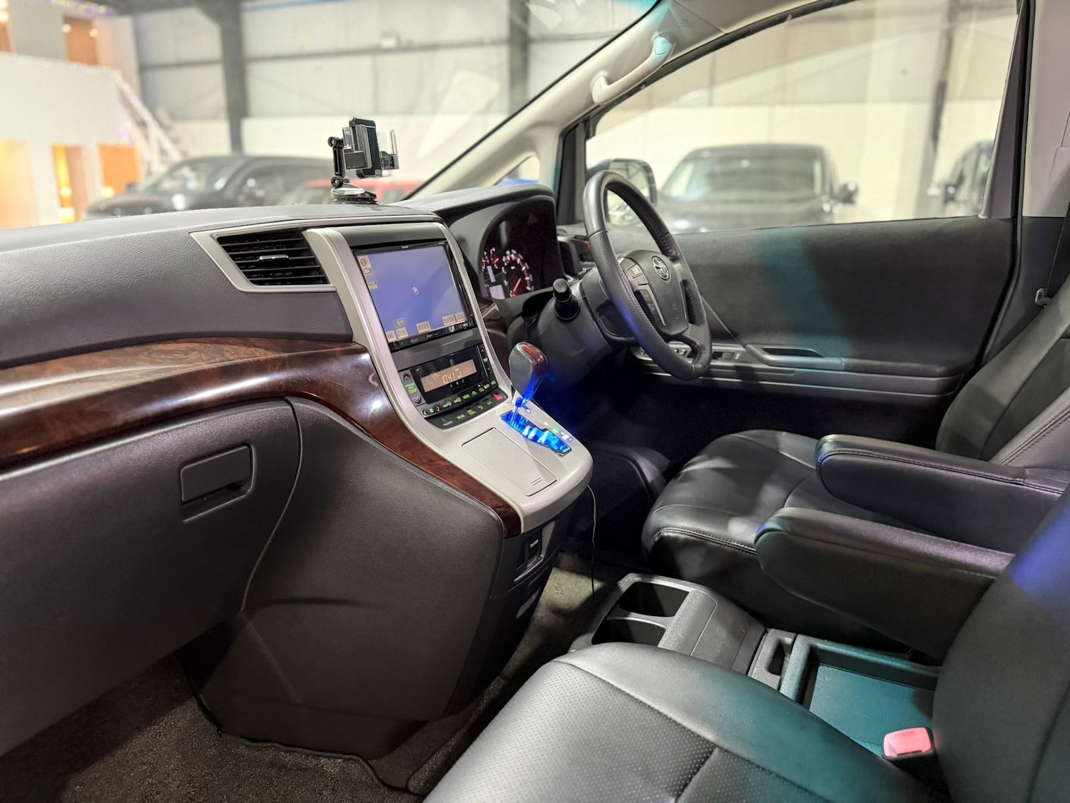 Used Toyota Vellfire 2013 for sale - 76974768: Photo 33