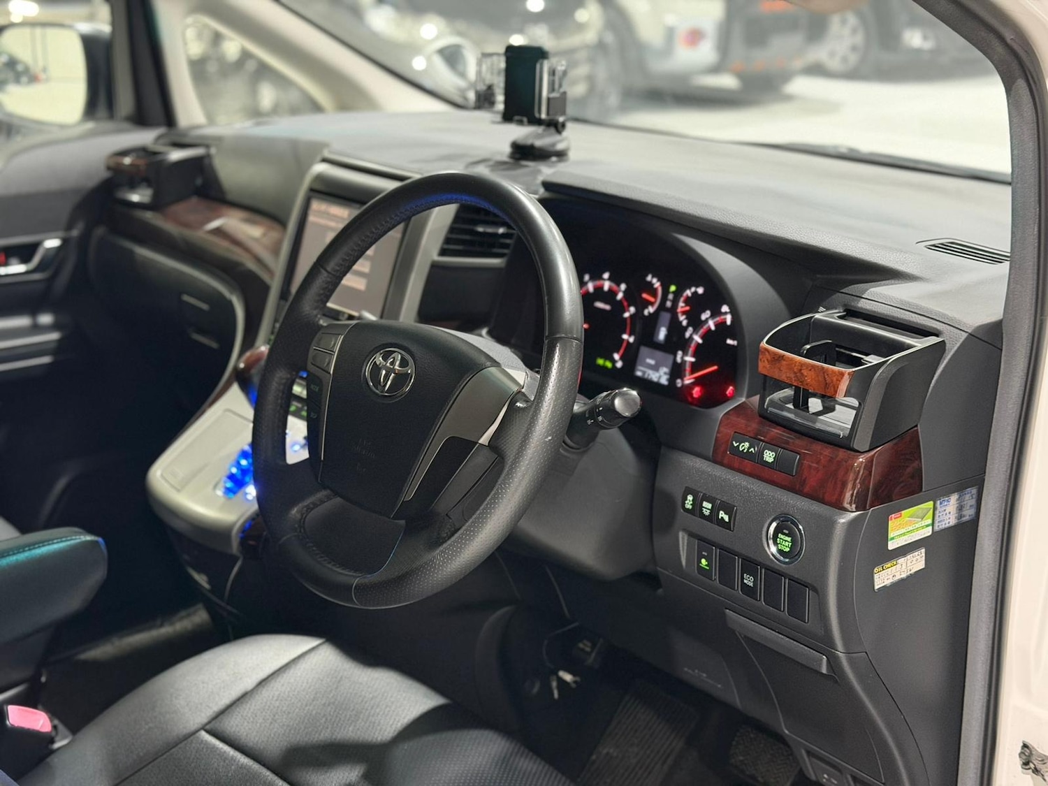 Used Toyota Vellfire 2013 for sale - 76974768: Photo 35