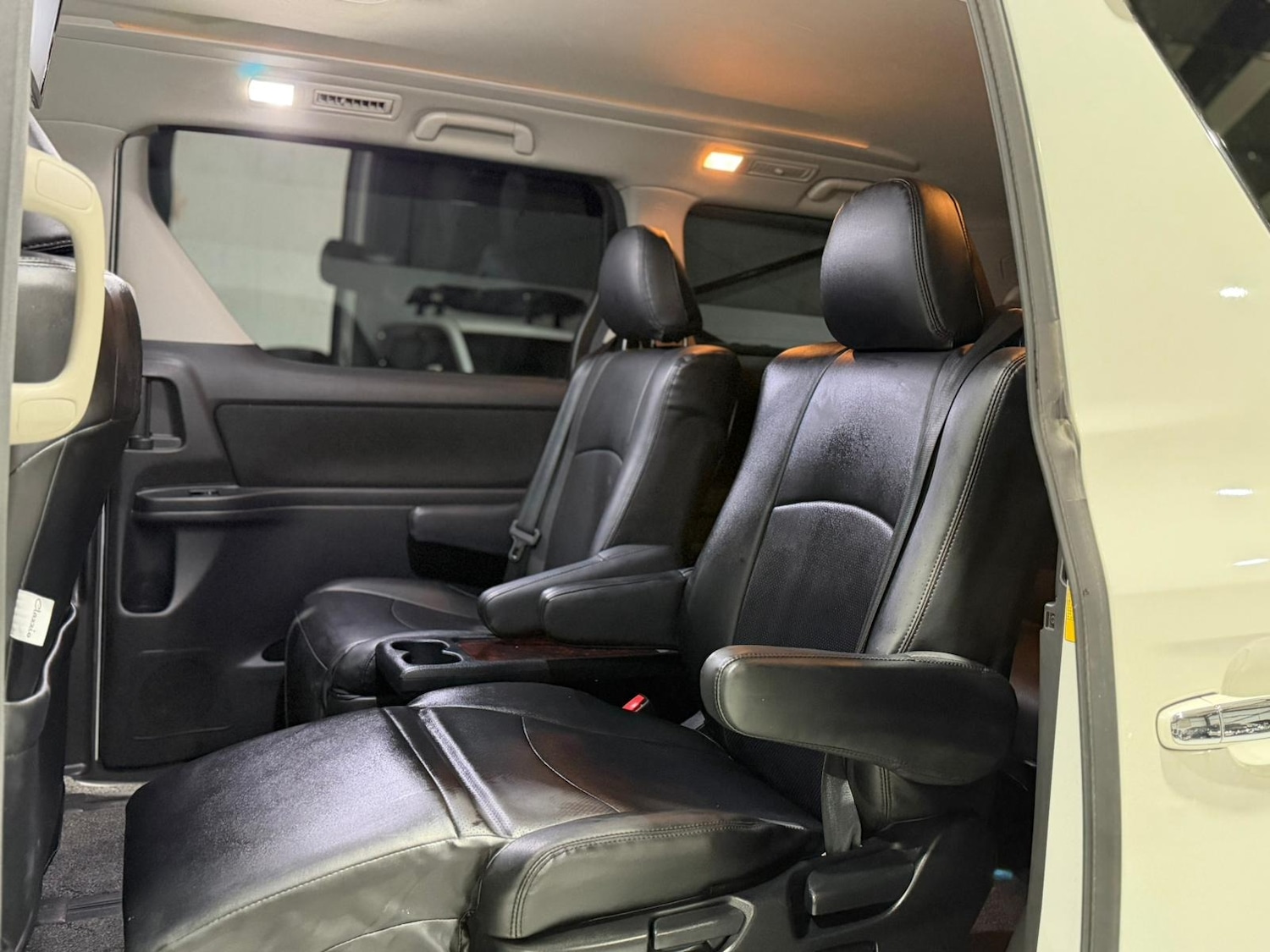 Used Toyota Vellfire 2013 for sale - 76974768: Photo 36