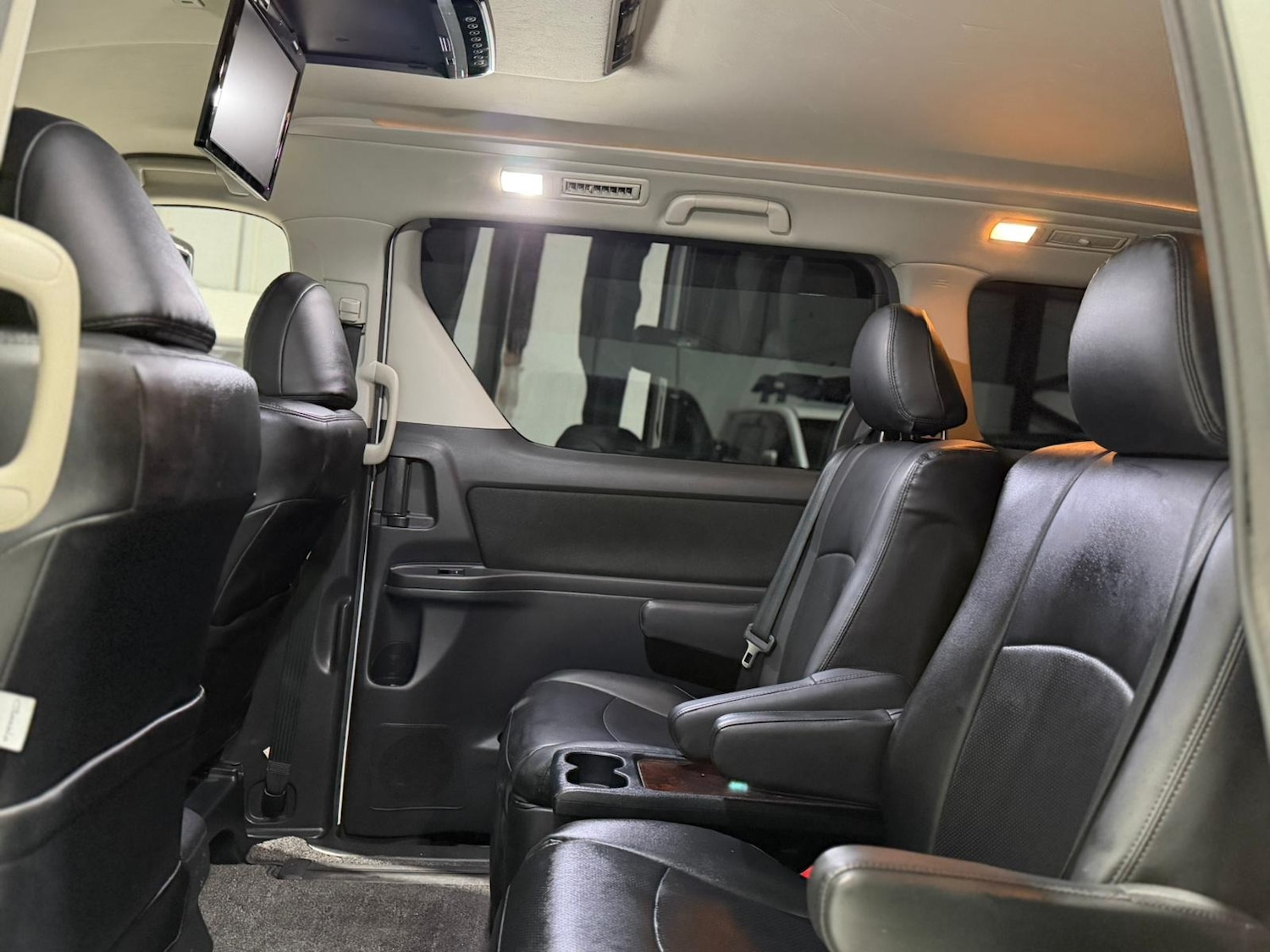 Used Toyota Vellfire 2013 for sale - 76974768: Photo 38