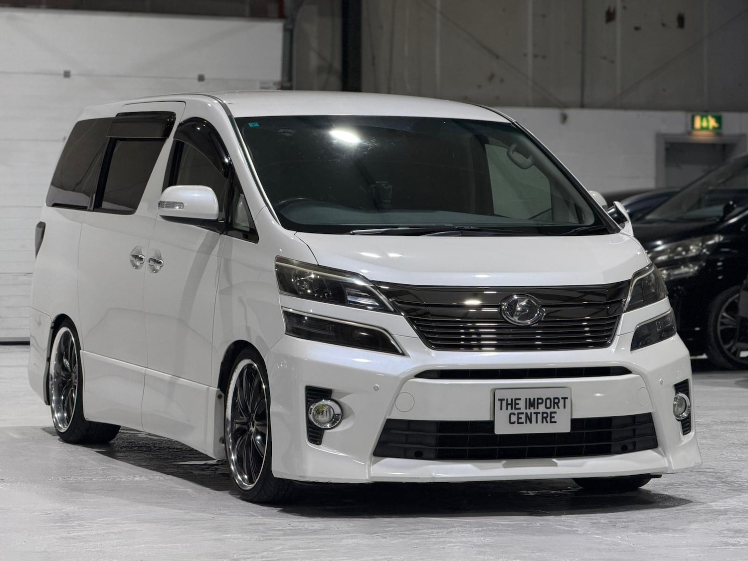 Used Toyota Vellfire 2013 for sale - 76974768: Photo 4