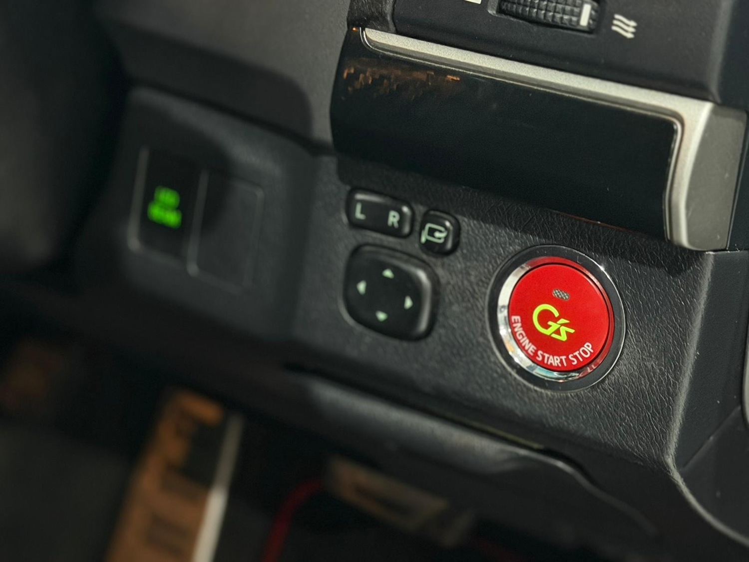 Used Toyota Mark X 2012 for sale - 77329097: Photo 24