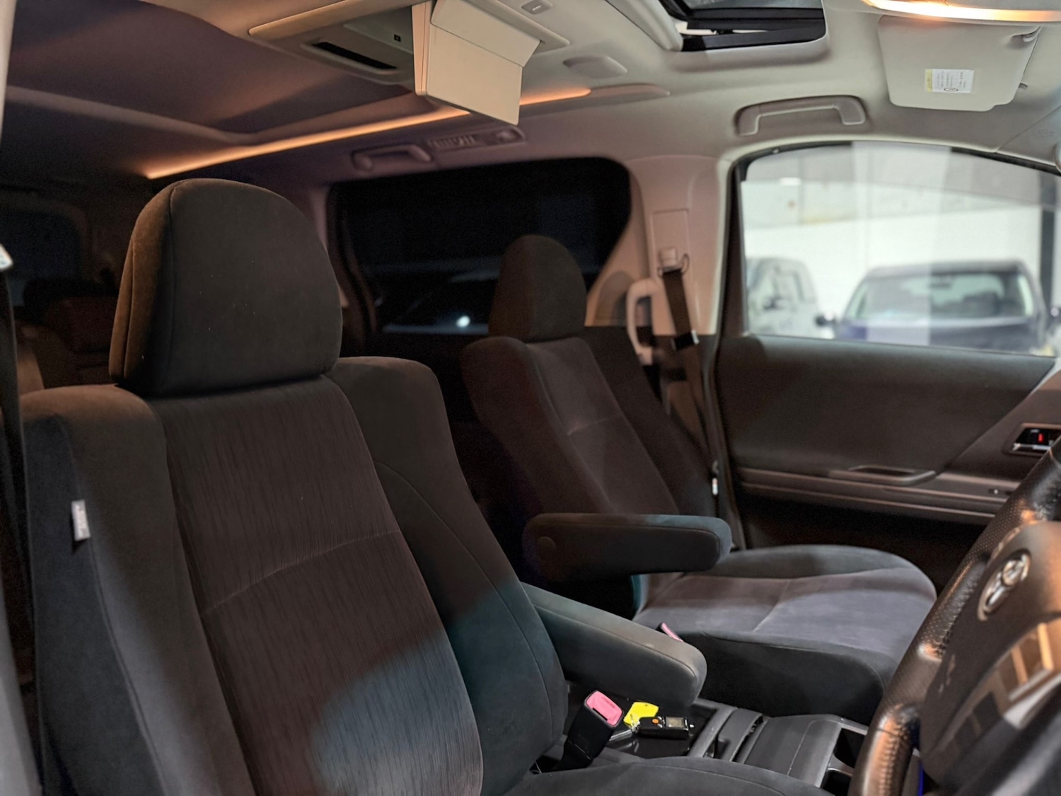 Used Toyota Vellfire 2012 for sale - 77071150: Photo 13