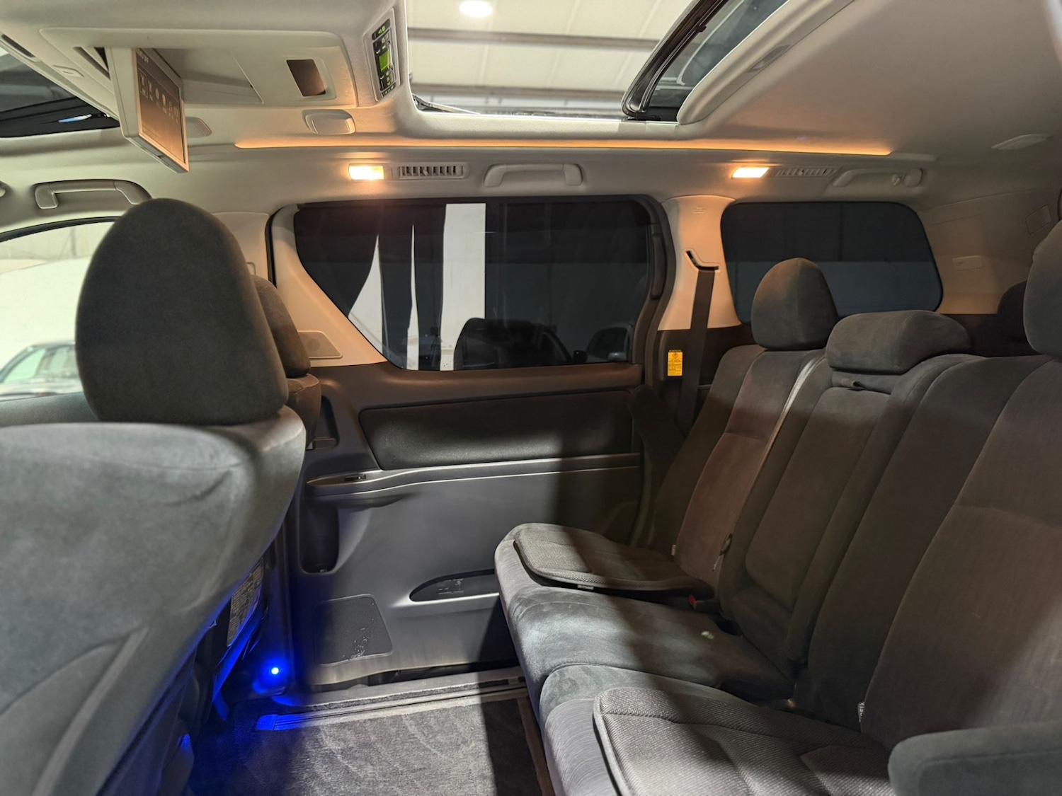 Used Toyota Vellfire 2012 for sale - 77071150: Photo 14