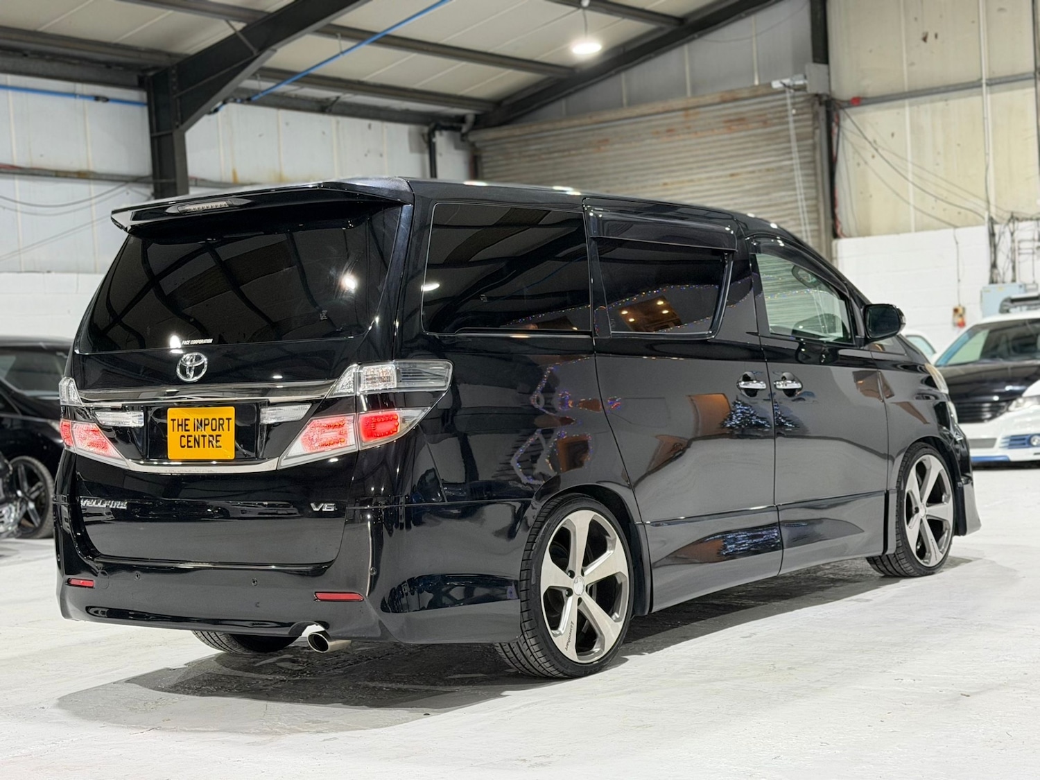 Used Toyota Vellfire 2012 for sale - 77071150: Photo 4