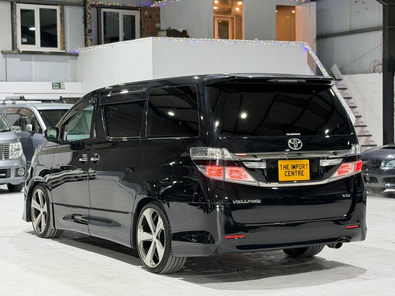 Used Toyota Vellfire 2012 for sale - 77071150: Photo 8