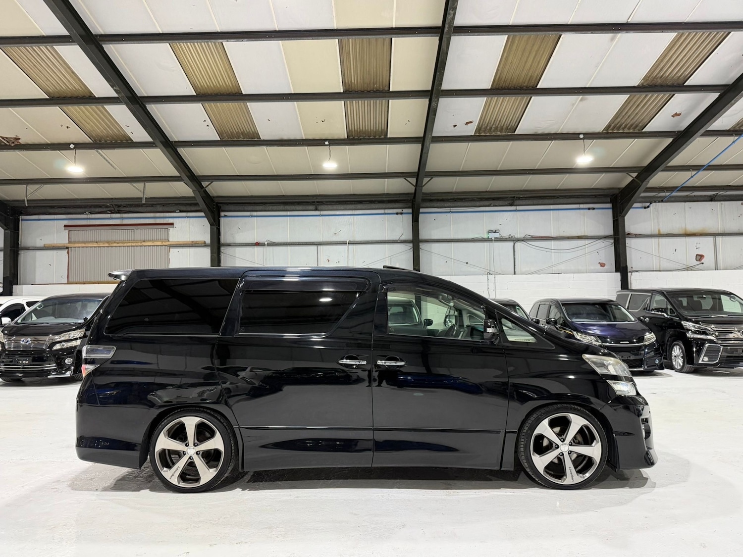 Used Toyota Vellfire 2012 for sale - 77071150: Photo 9