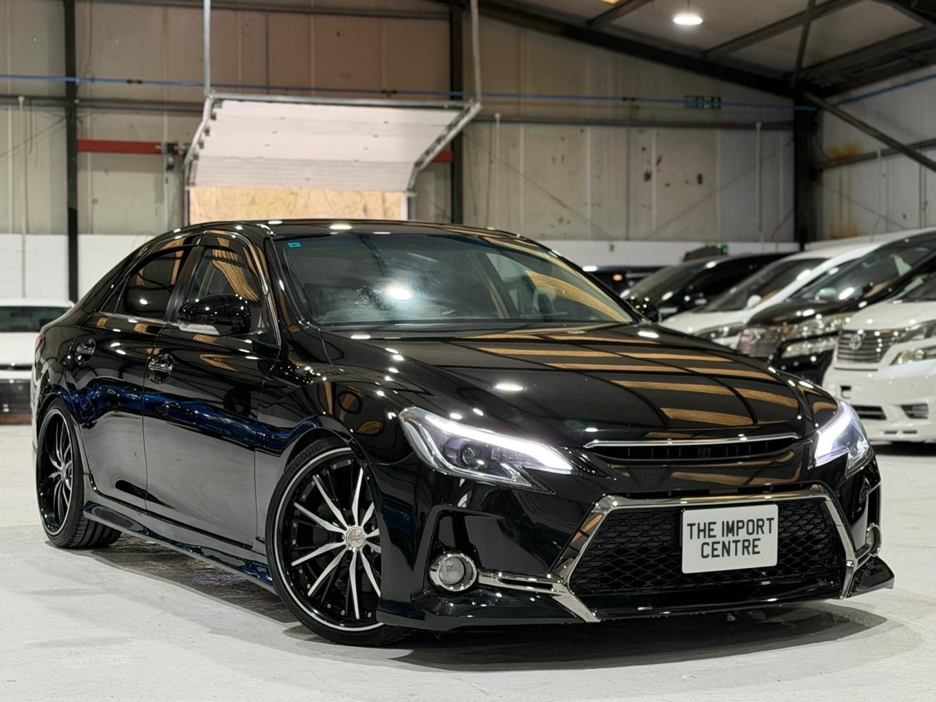 Used Toyota Mark X 2010 for sale - 77070862: Photo 2