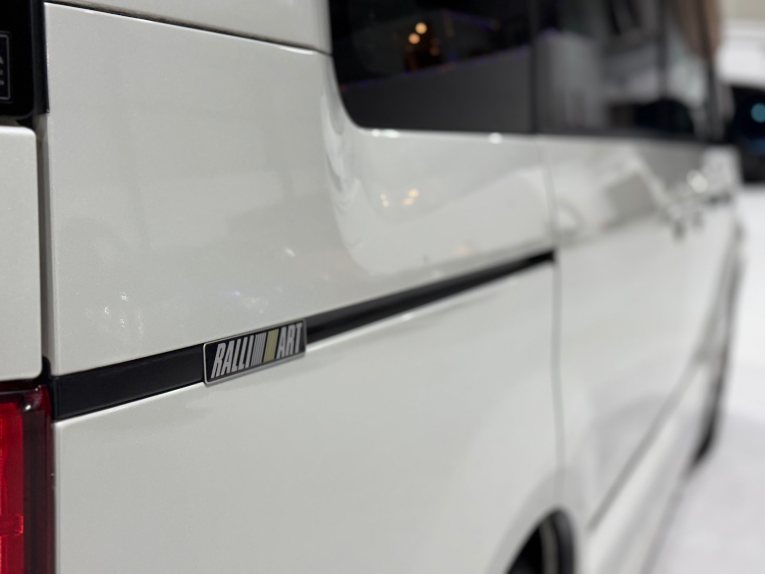 Used Mitsubishi Delica 2009 for sale - 76924180: Photo 11