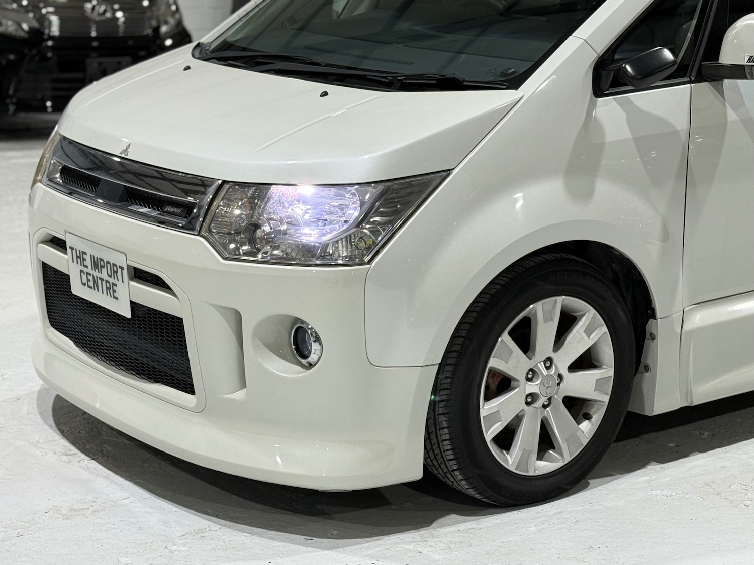 Used Mitsubishi Delica 2009 for sale - 76924180: Photo 15
