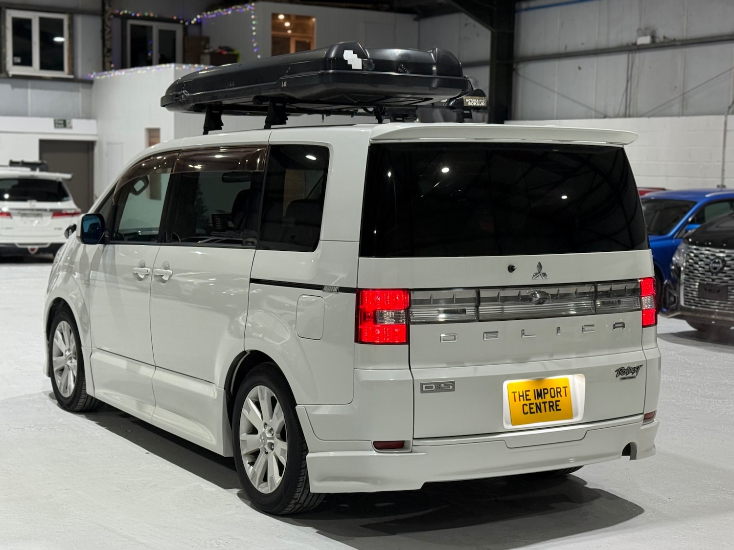 Used Mitsubishi Delica 2009 for sale - 76924180: Photo 18