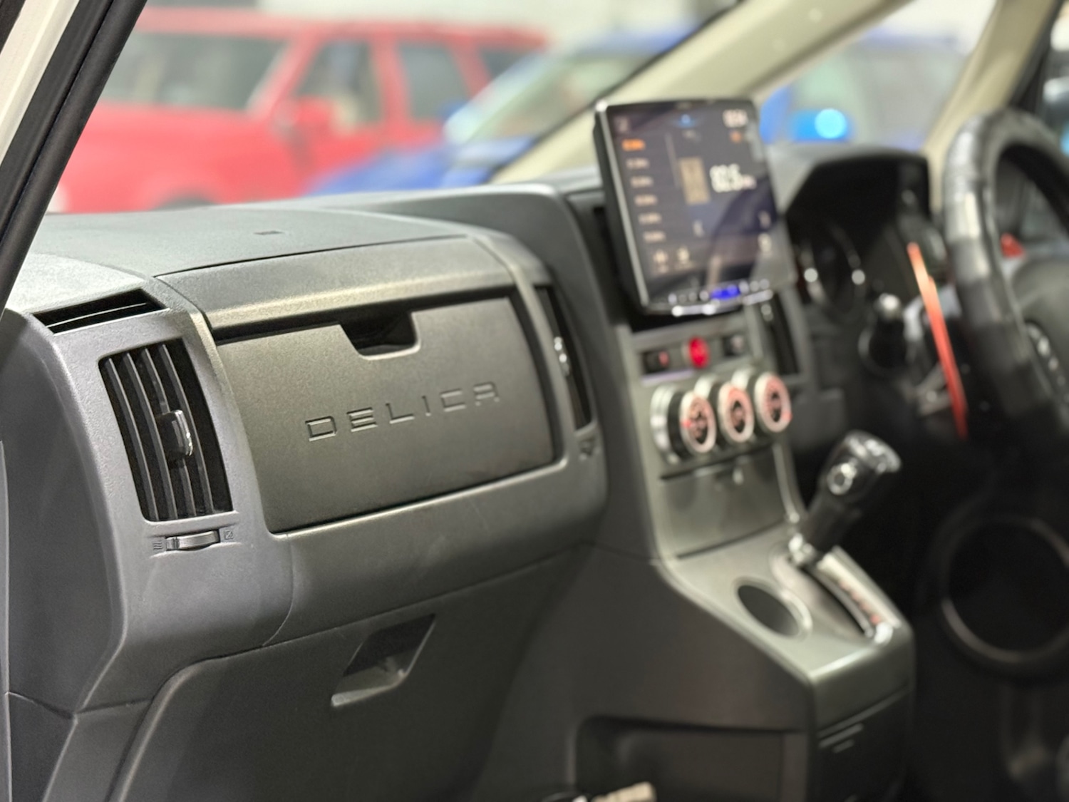 Used Mitsubishi Delica 2009 for sale - 76924180: Photo 24