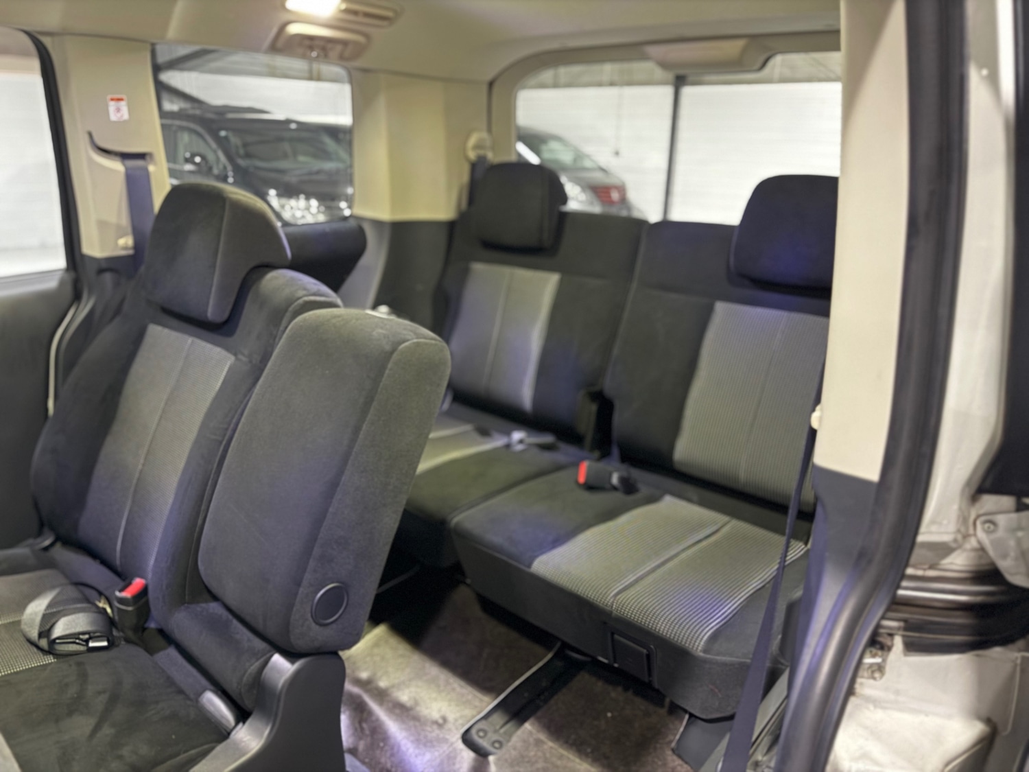 Used Mitsubishi Delica 2009 for sale - 76924180: Photo 27