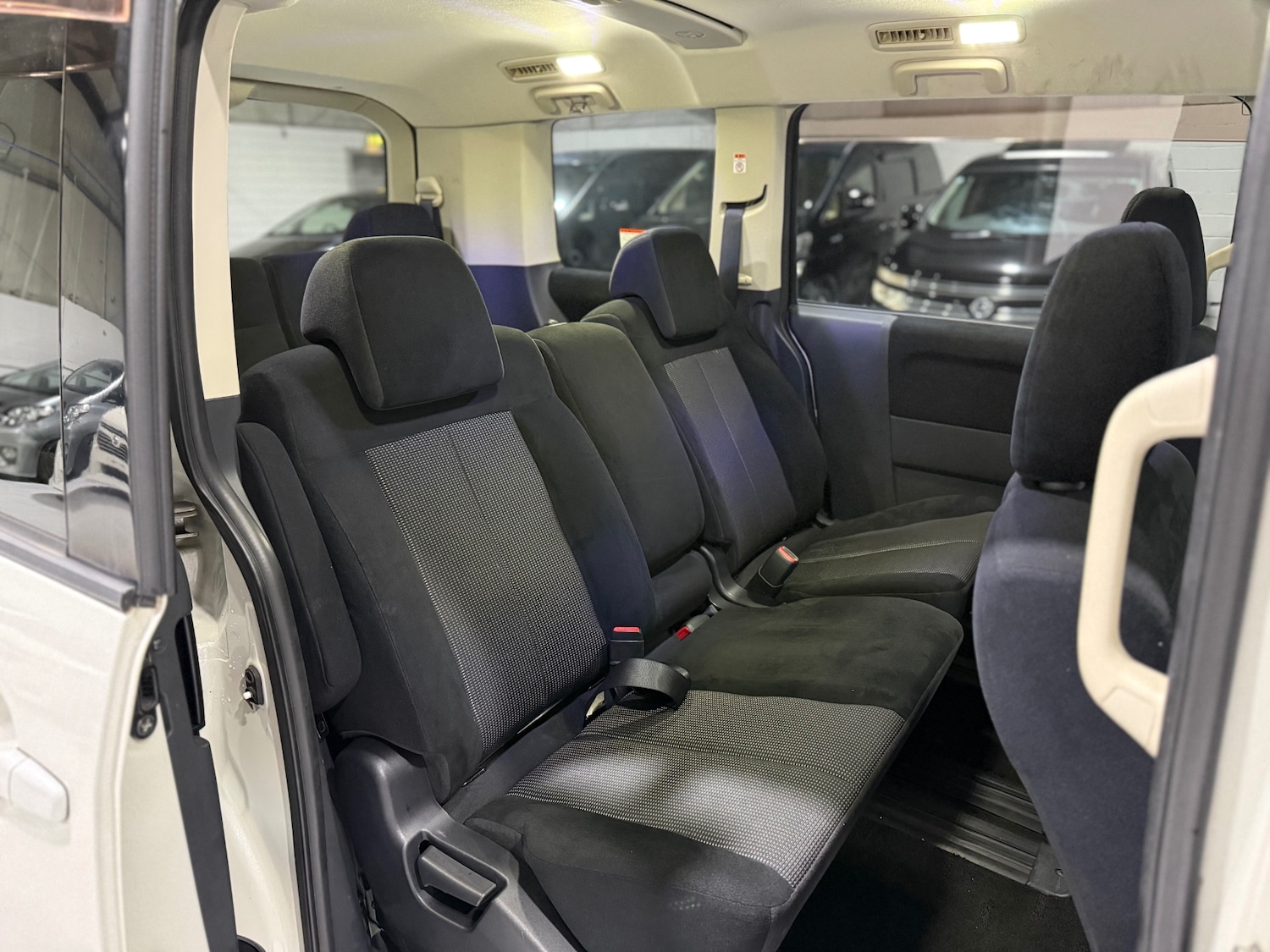 Used Mitsubishi Delica 2009 for sale - 76924180: Photo 29