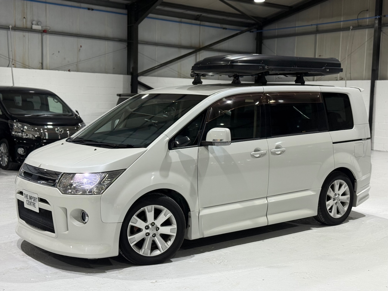 Used Mitsubishi Delica 2009 for sale - 76924180: Photo 7
