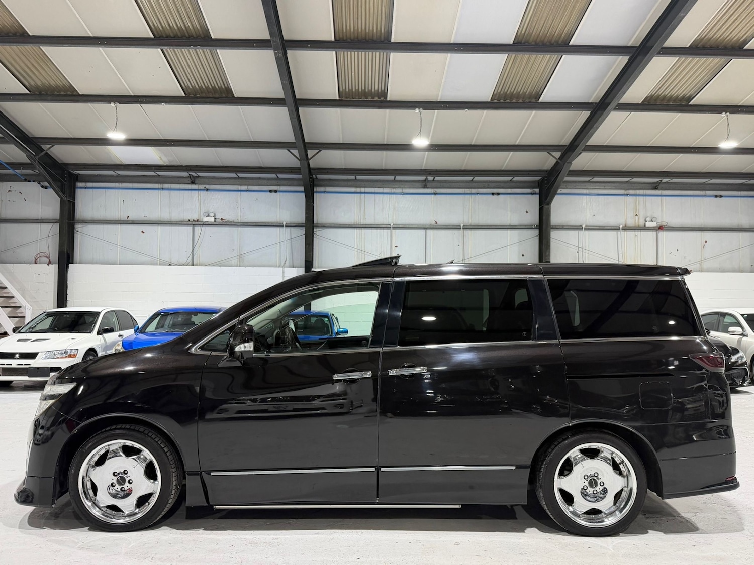Used Nissan Elgrand 2011 for sale - 77329480: Photo 11