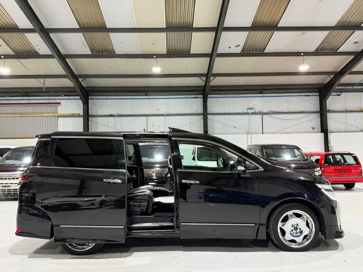 Used Nissan Elgrand 2011 for sale - 77329480: Photo 14