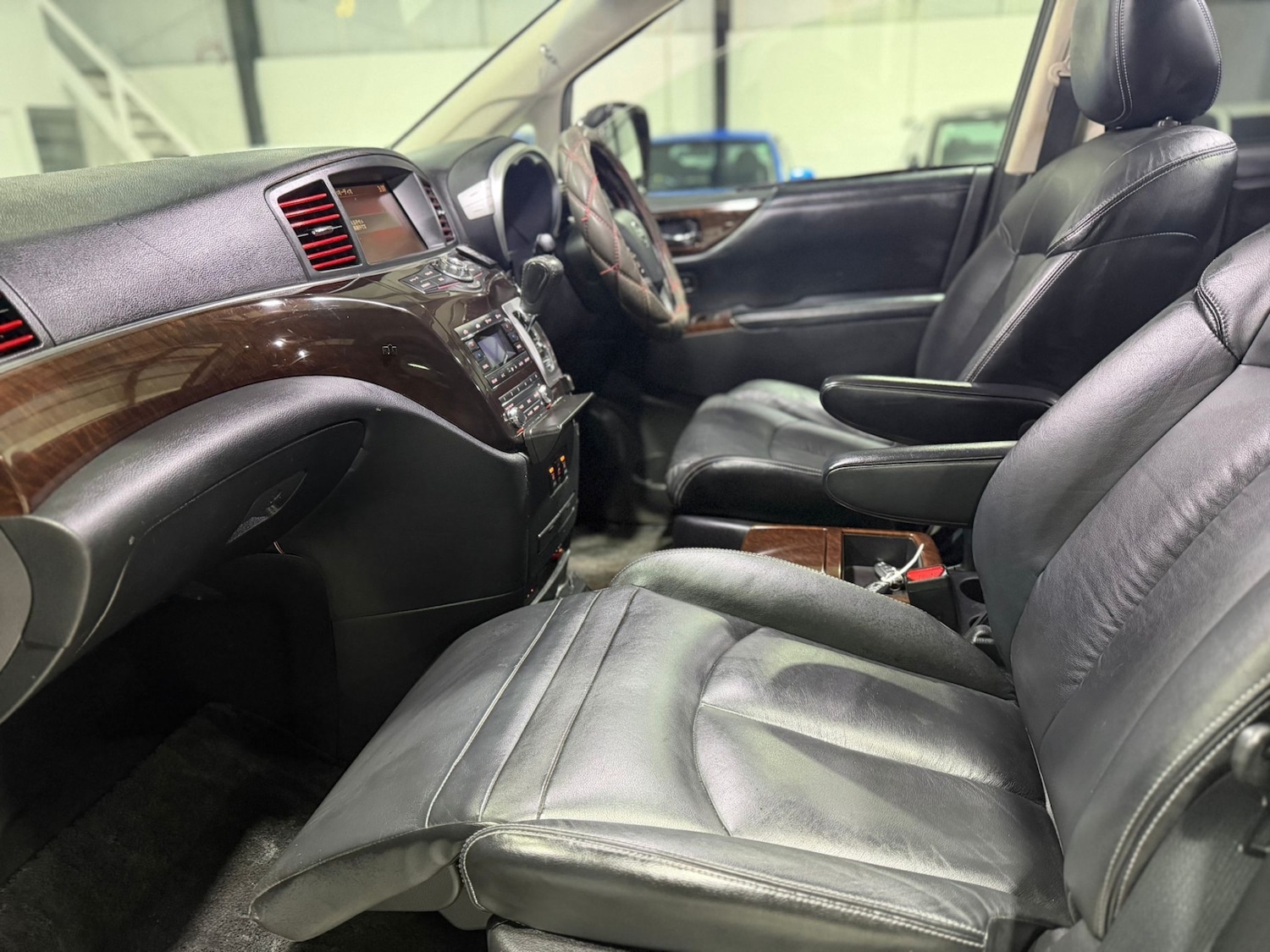 Used Nissan Elgrand 2011 for sale - 77329480: Photo 16