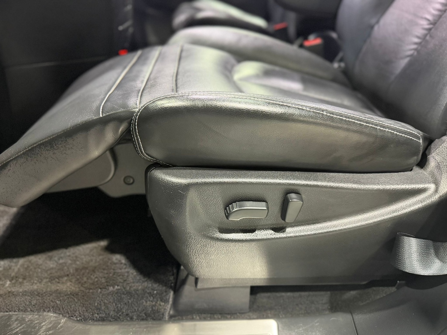 Used Nissan Elgrand 2011 for sale - 77329480: Photo 19