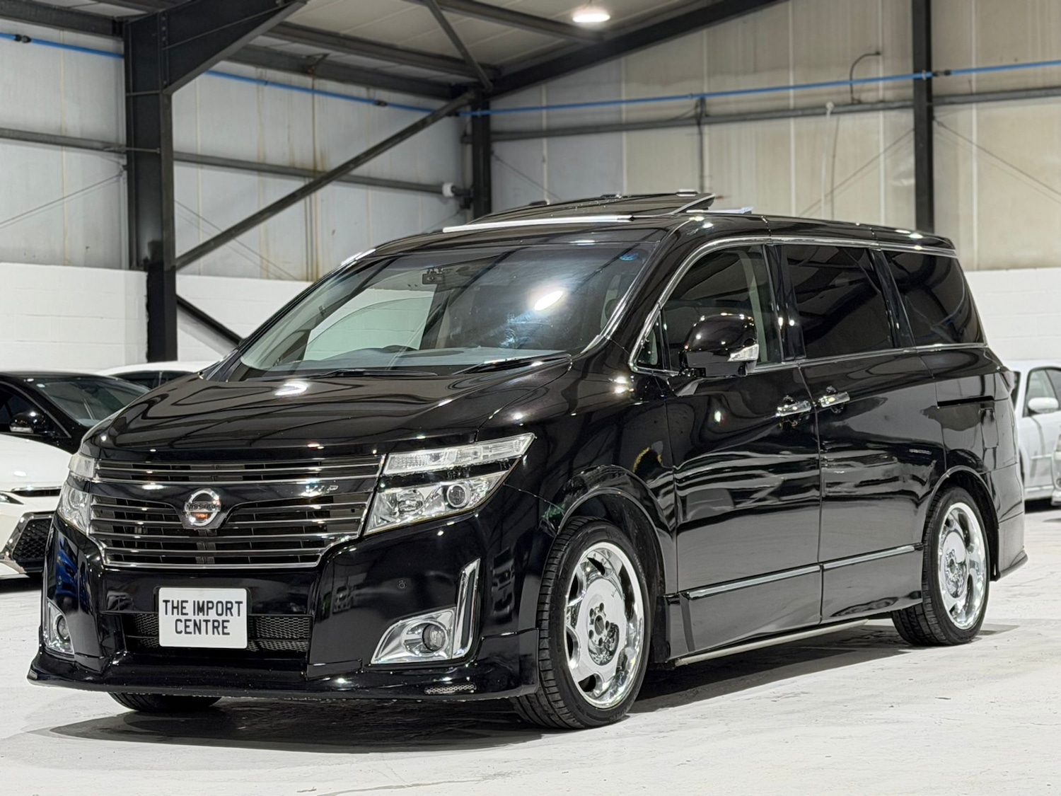 Used Nissan Elgrand 2011 for sale - 77329480: Photo 3