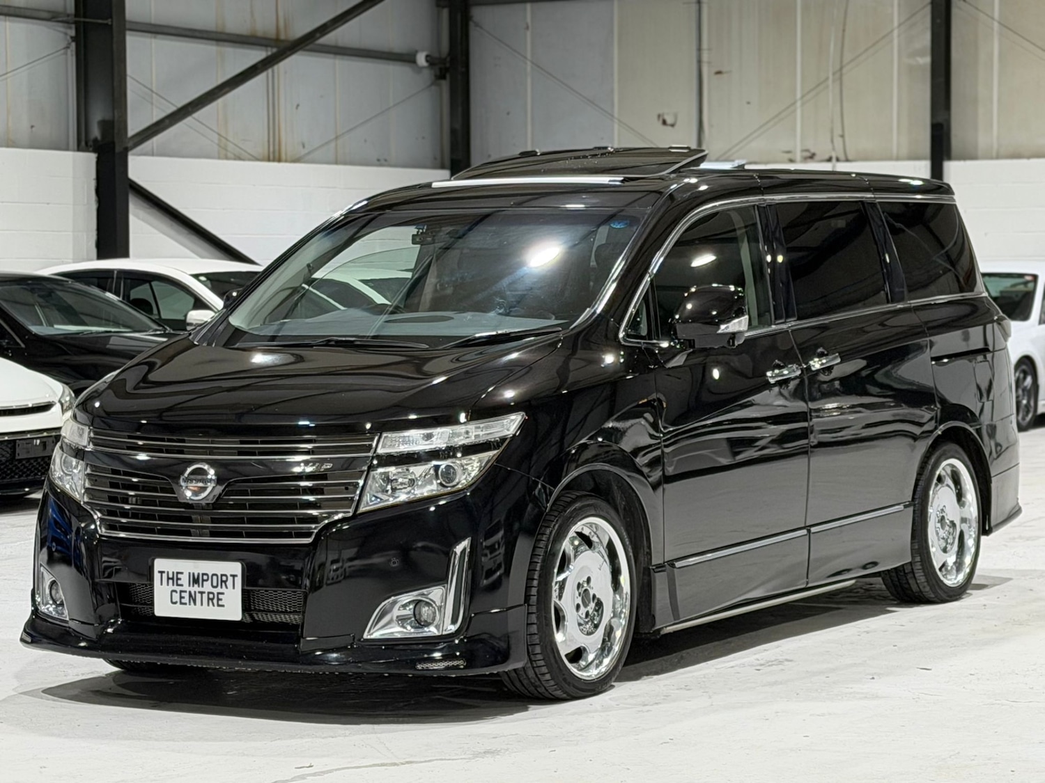 Used Nissan Elgrand 2011 for sale - 77329480: Photo 5
