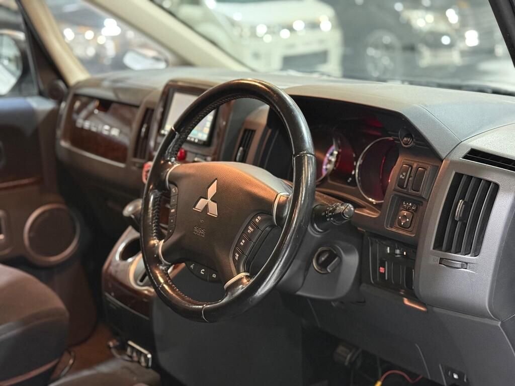 Used Mitsubishi Delica 2009 for sale - 77582212: Photo 15