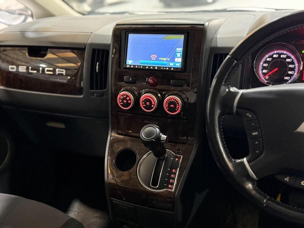 Used Mitsubishi Delica 2009 for sale - 77582212: Photo 18