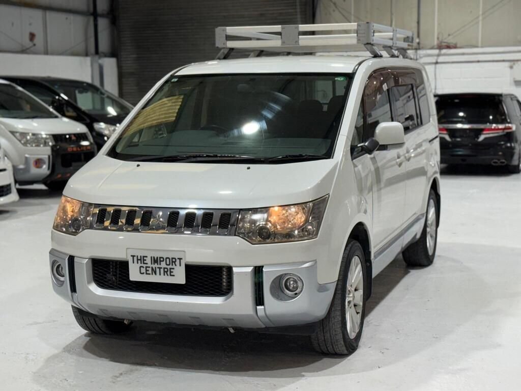 Used Mitsubishi Delica 2009 for sale - 77582212: Photo 3