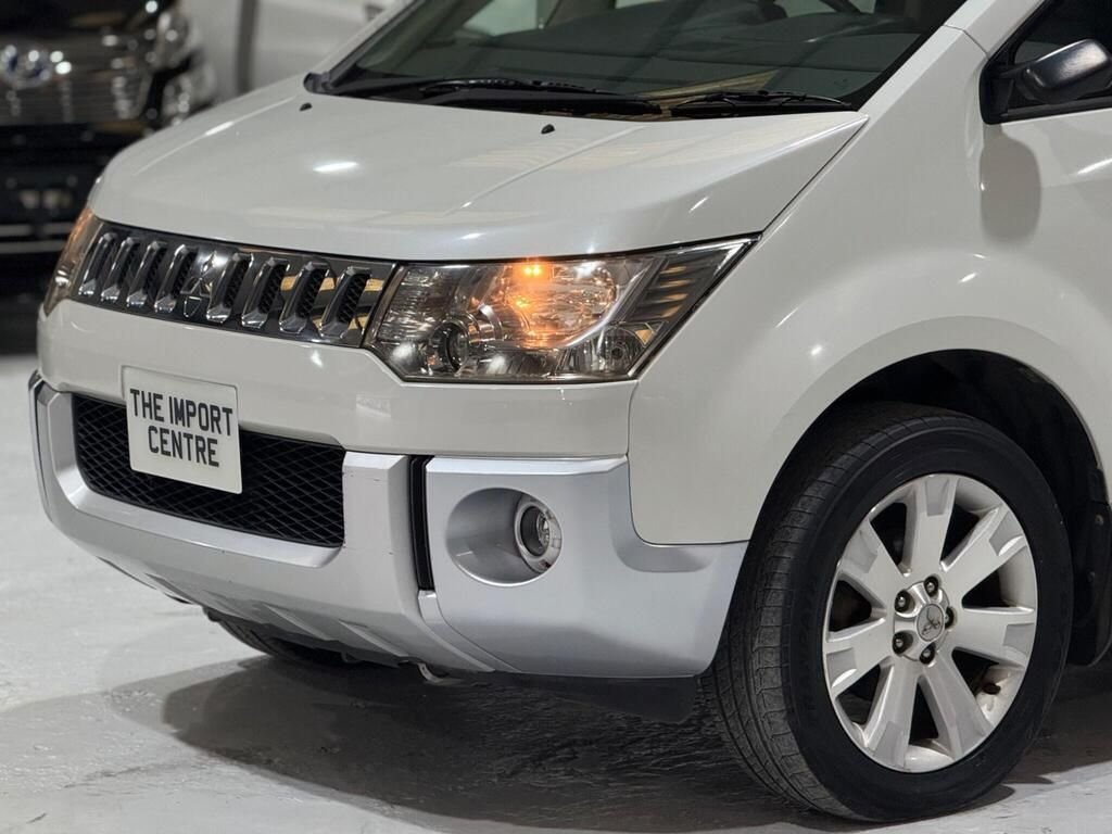 Used Mitsubishi Delica 2009 for sale - 77582212: Photo 5