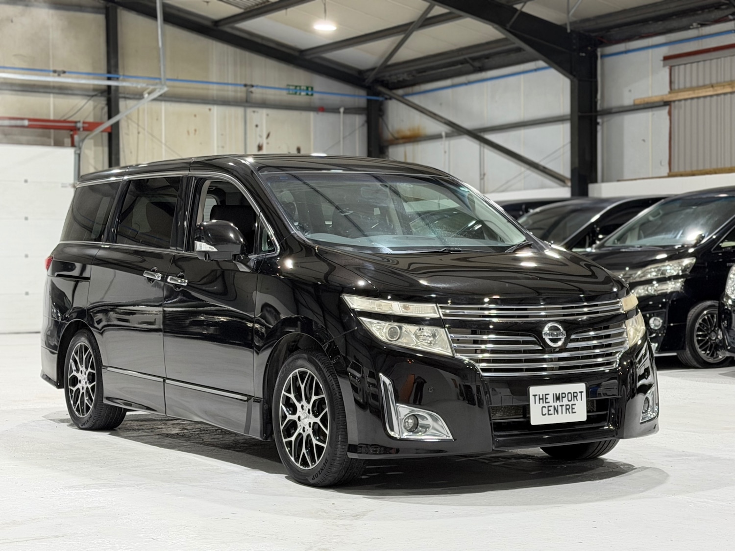 Used Nissan Elgrand 2010 for sale - 76923997: Photo 1