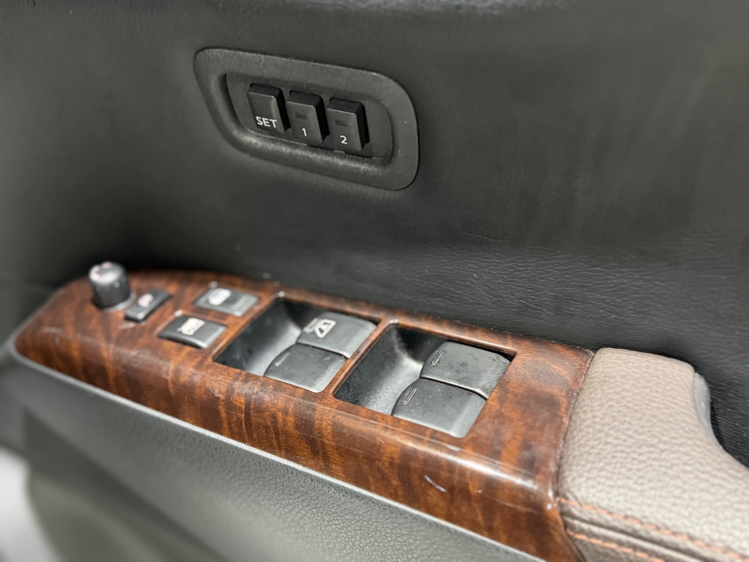 Used Nissan Elgrand 2010 for sale - 76923997: Photo 13