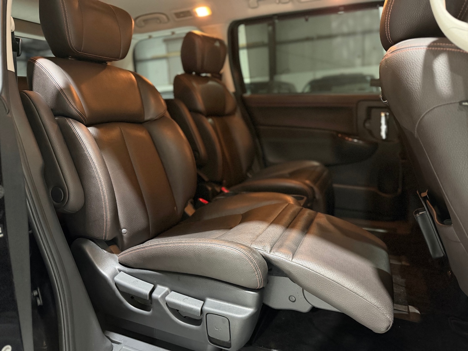 Used Nissan Elgrand 2010 for sale - 76923997: Photo 22