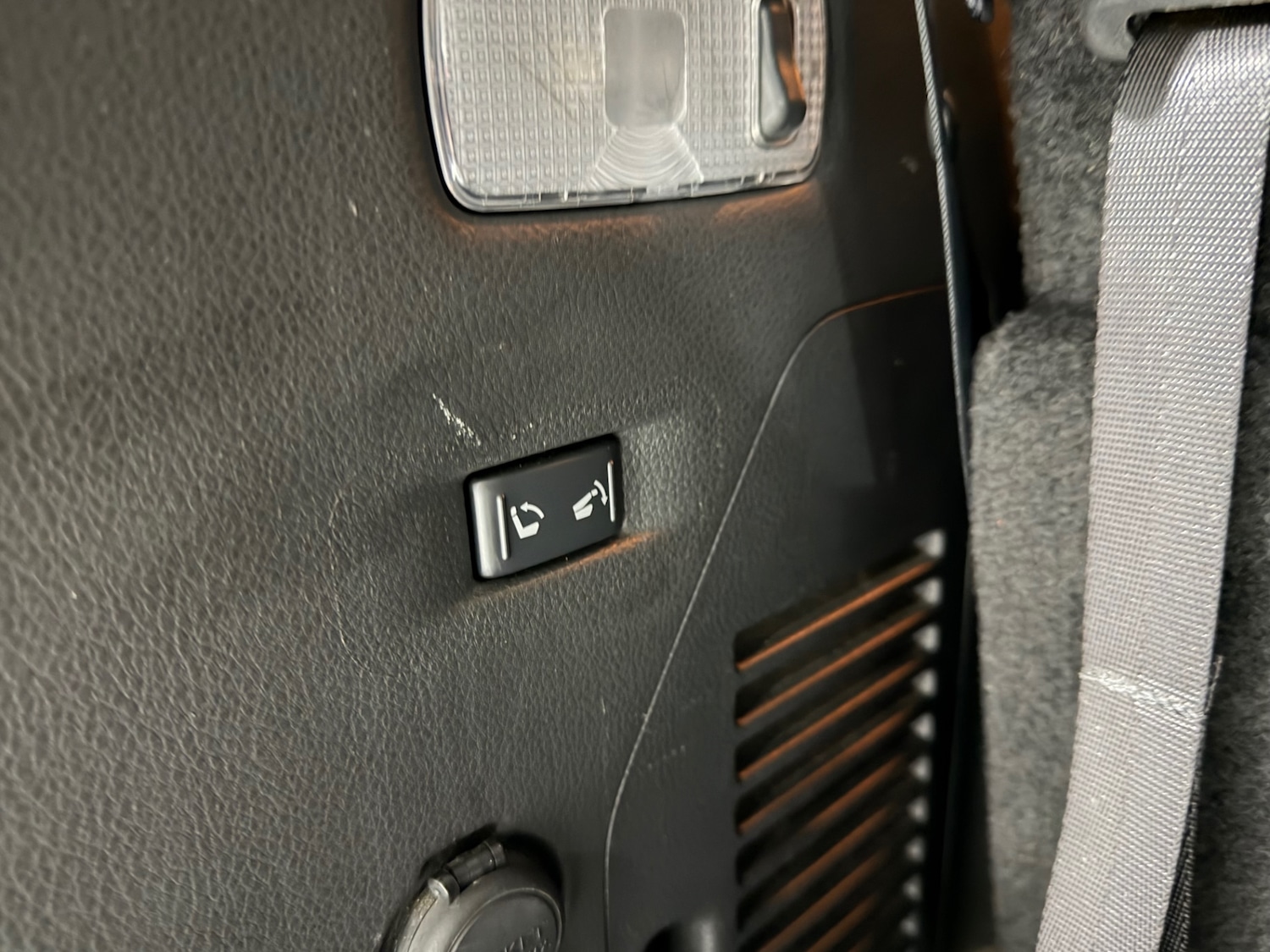 Used Nissan Elgrand 2010 for sale - 76923997: Photo 26