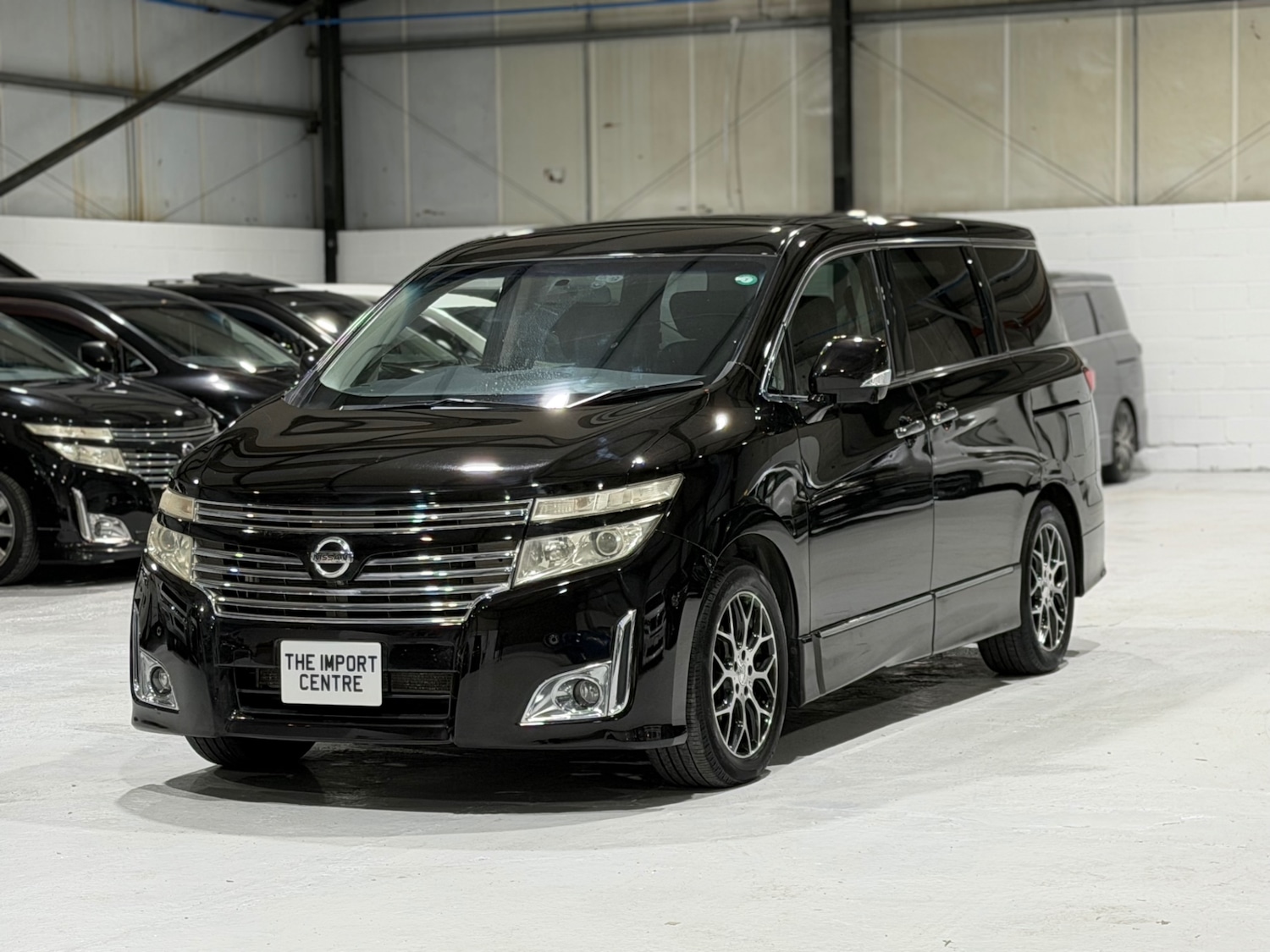 Used Nissan Elgrand 2010 for sale - 76923997: Photo 3