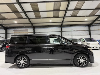 Used Nissan Elgrand 2010 for sale - 76923997: Photo