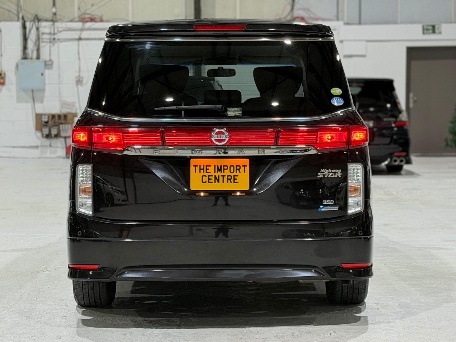 Used Nissan Elgrand 2010 for sale - 76923997: Photo 6