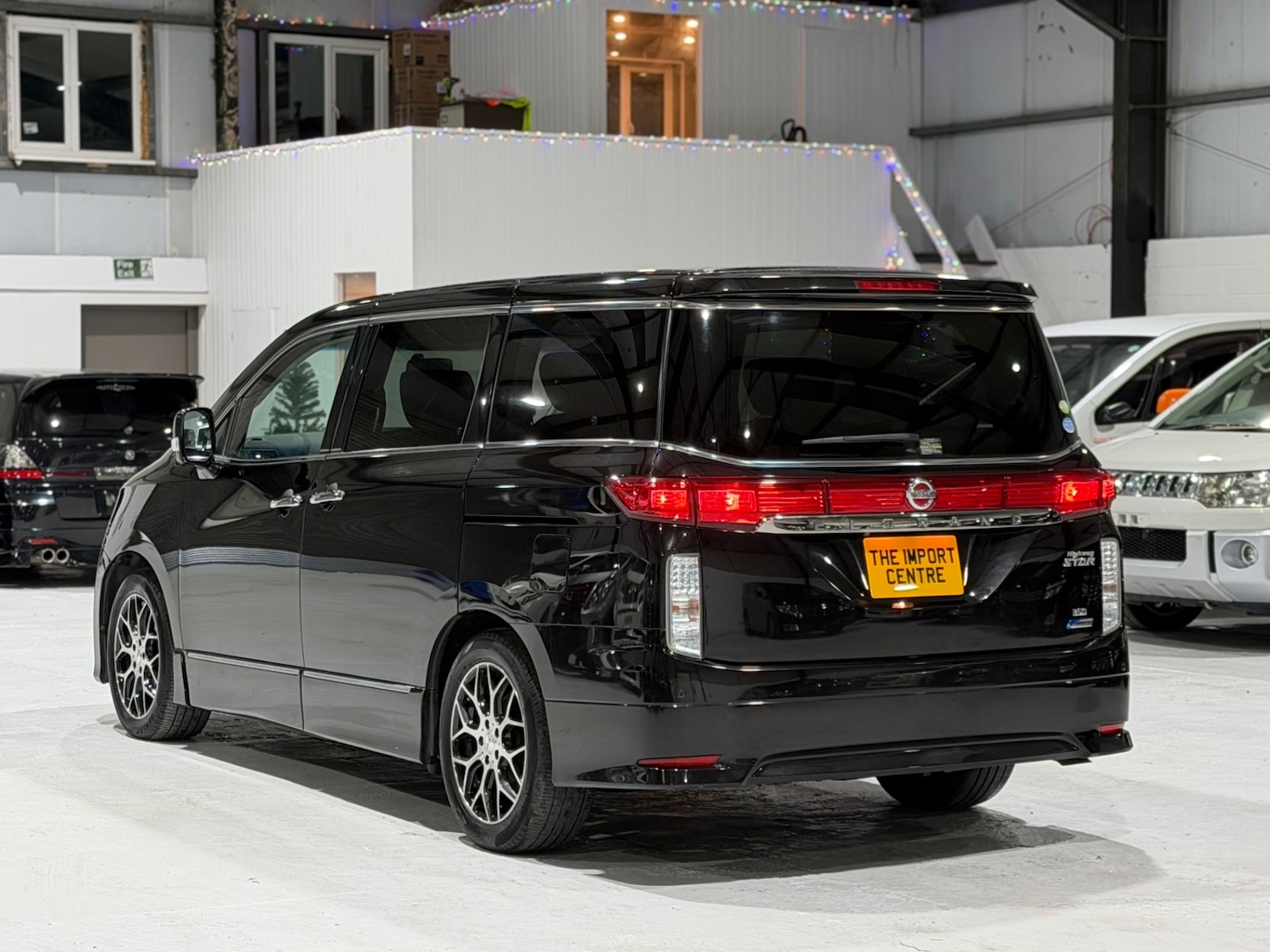 Used Nissan Elgrand 2010 for sale - 76923997: Photo 7