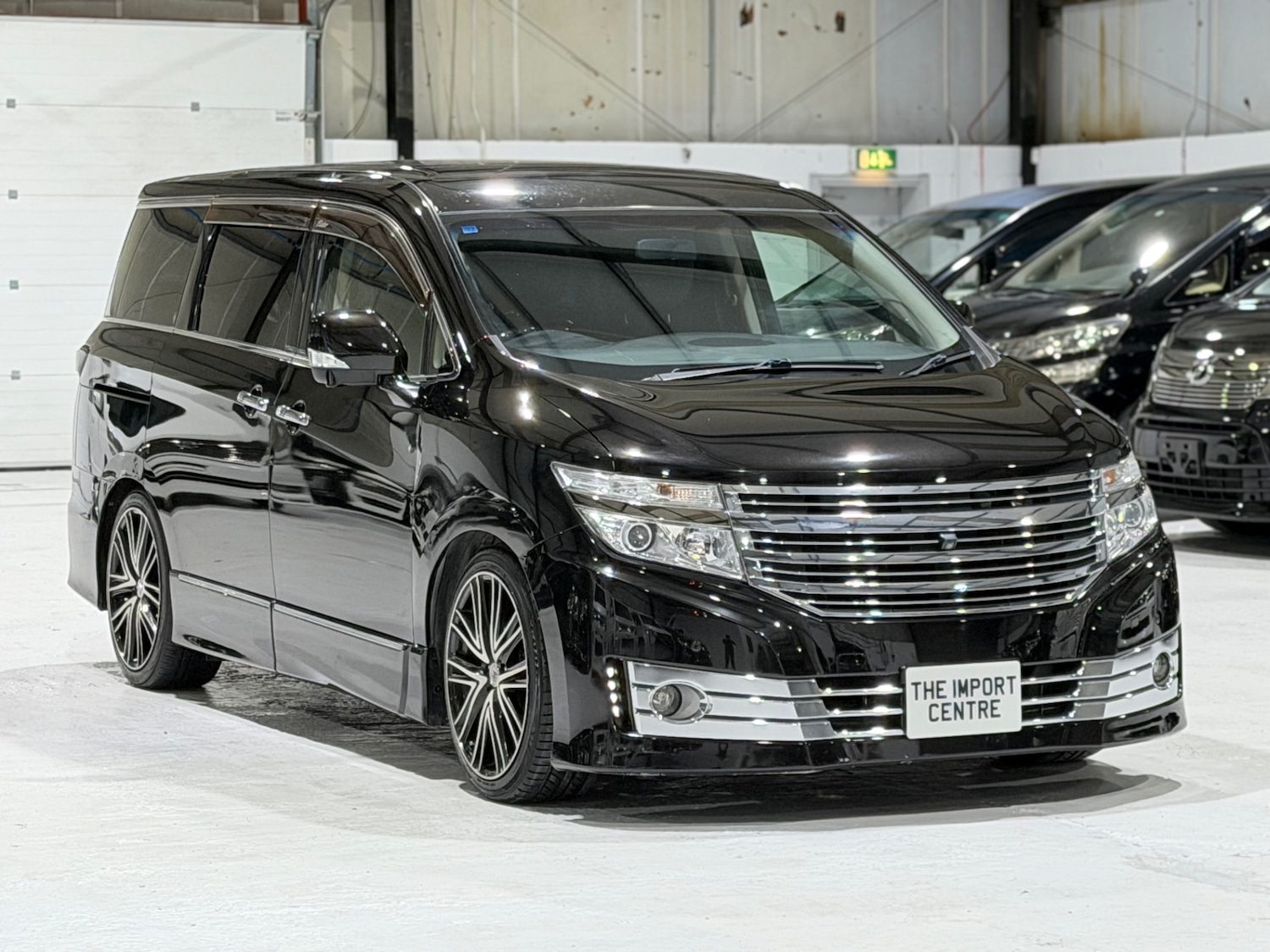 Used Nissan Elgrand 2010 for sale - 76919794: Photo 1