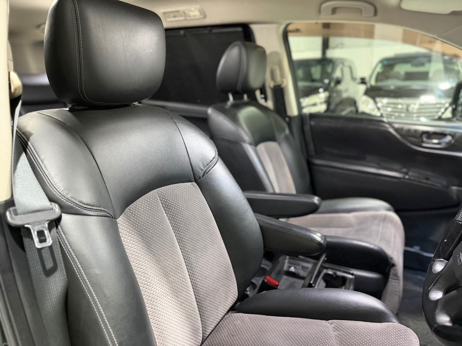 Used Nissan Elgrand 2010 for sale - 76919794: Photo 13