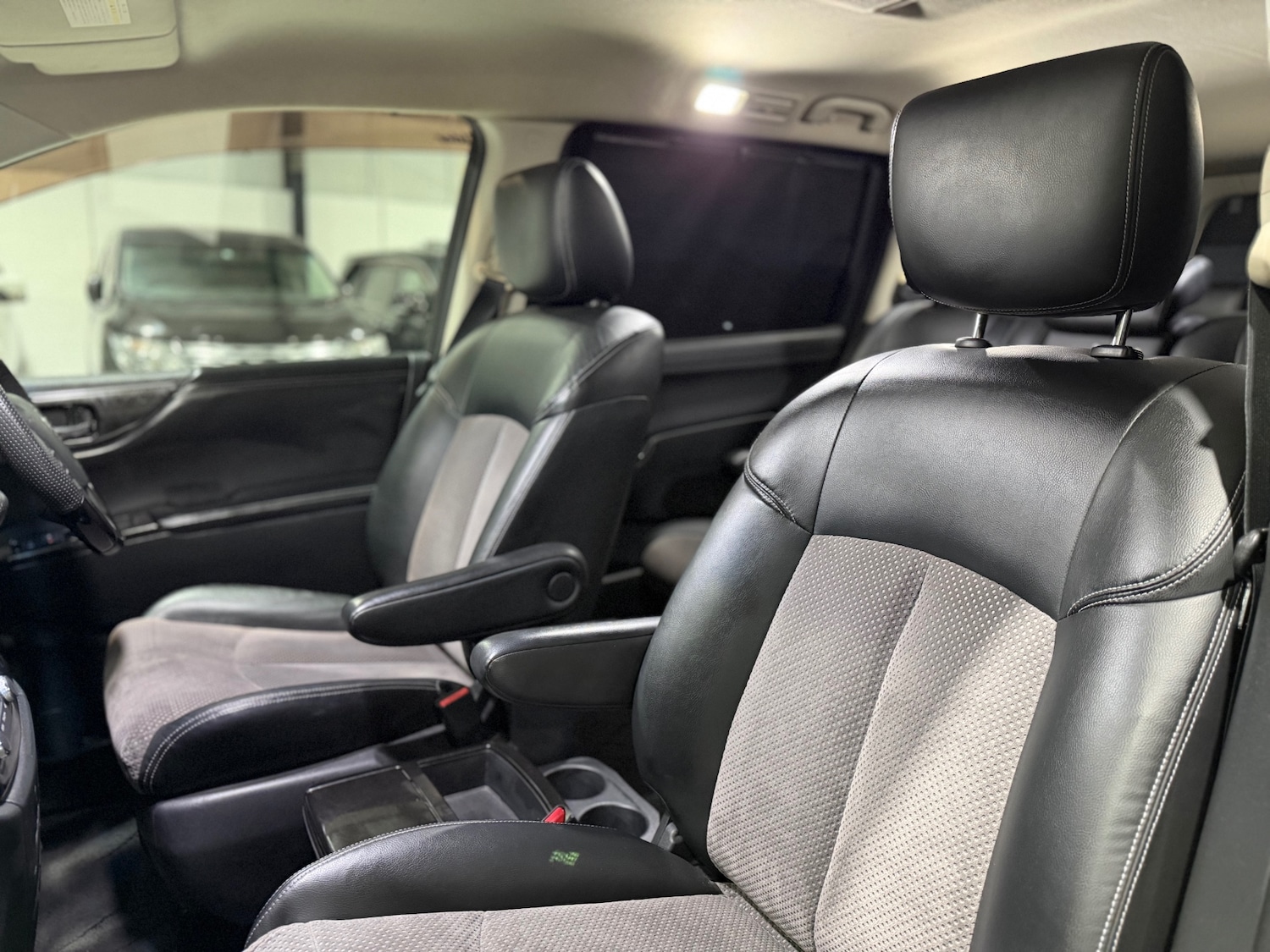 Used Nissan Elgrand 2010 for sale - 76919794: Photo 21