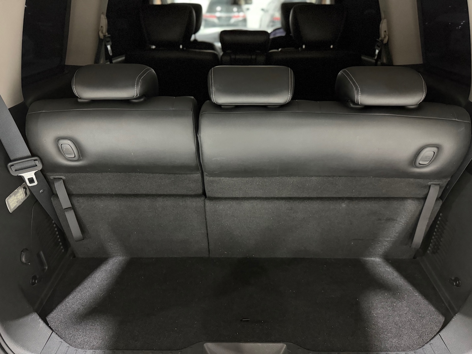 Used Nissan Elgrand 2010 for sale - 76919794: Photo 32