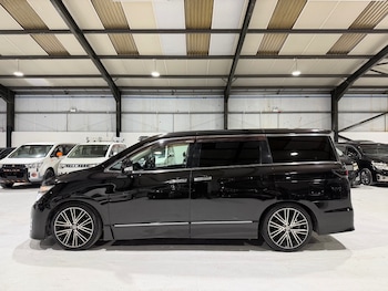 Used Nissan Elgrand 2010 for sale - 76919794: Photo