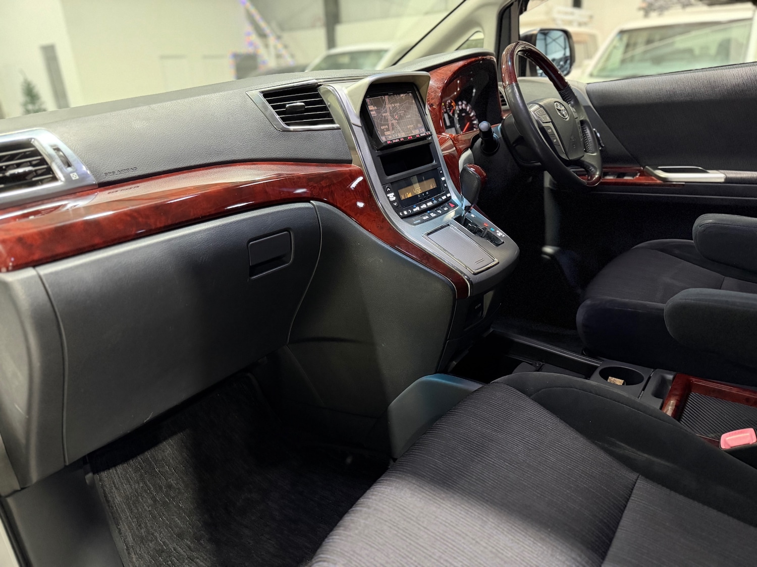 Used Toyota Vellfire 2011 for sale - 76919812: Photo 18